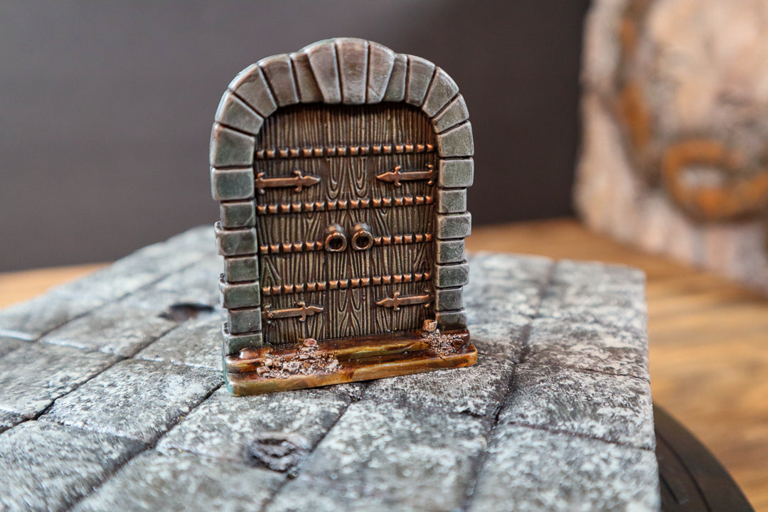 Dungeon Doors (x4) - Miniature Hand painted & old 80s dnd minis.