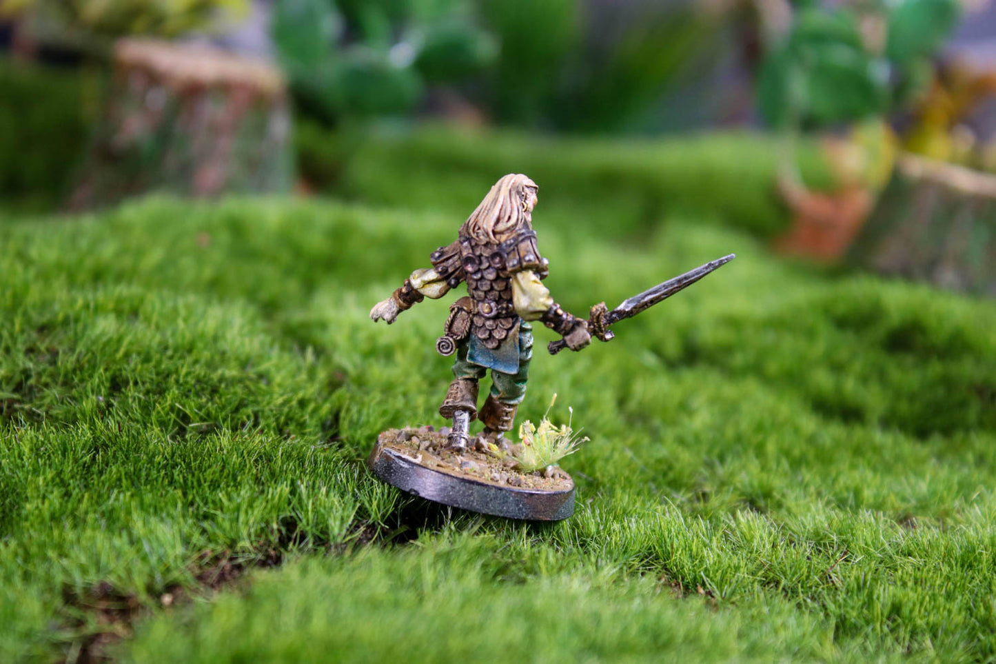 Elf- Zealot Miniatures