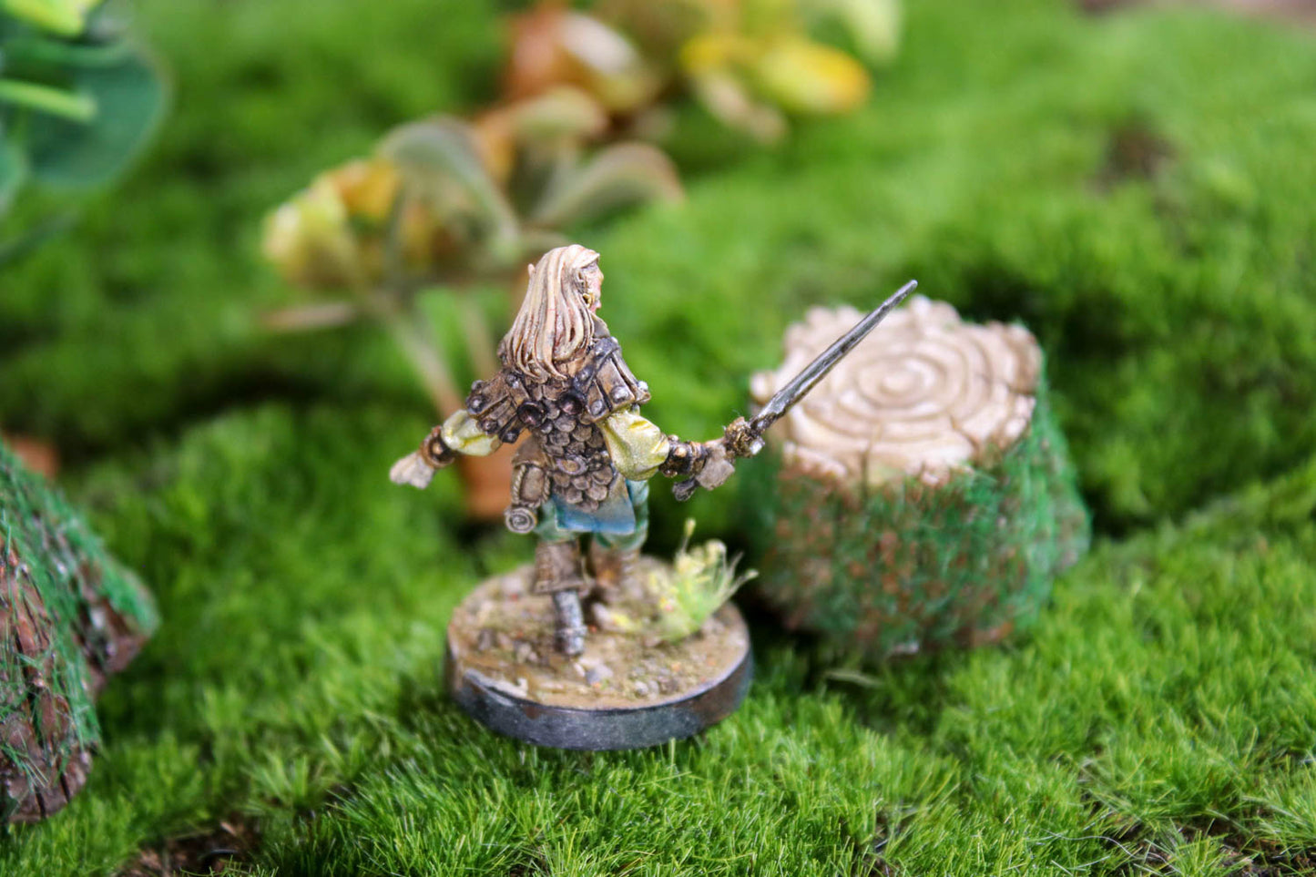 Elf- Zealot Miniatures